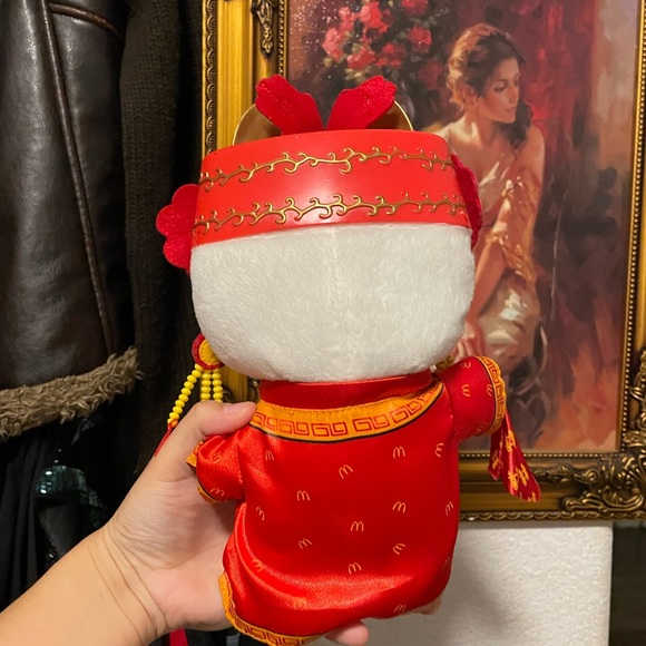 (SOLD)Vintage 90’s special edition hello kitty Chinese plush - Picture 4 of 10